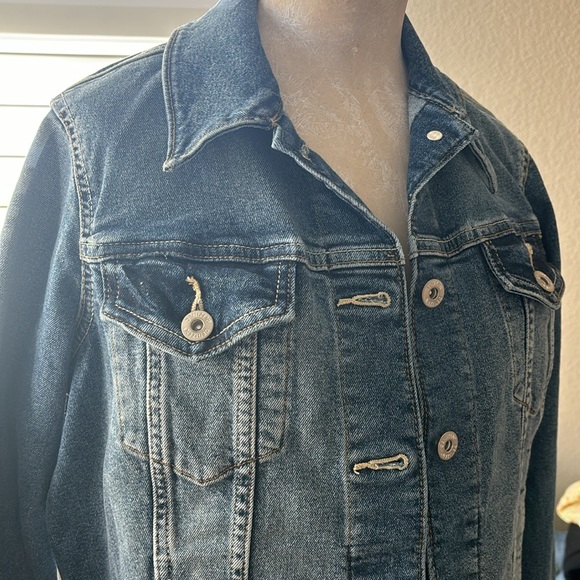 Levi’s Denizen Jean Jacket - Picture 2 of 6
